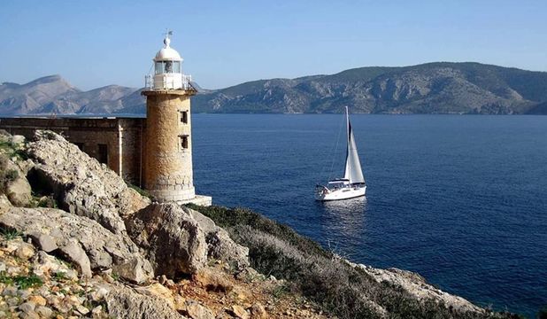 With the wind! To Greece.
