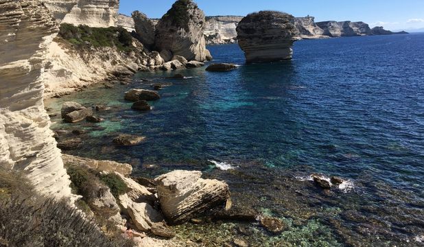 Mile building: Saint Tropez — Malta