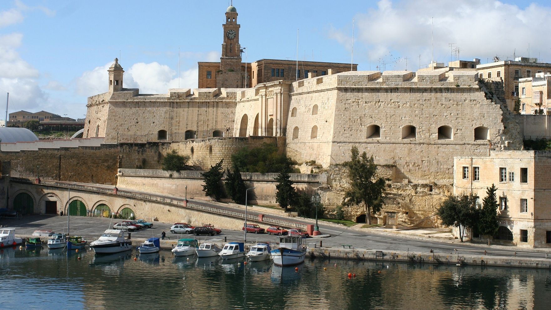 Day sailing in Malta
