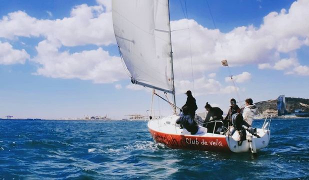 Private Sailing Courses in Barcelona: cruise preparation