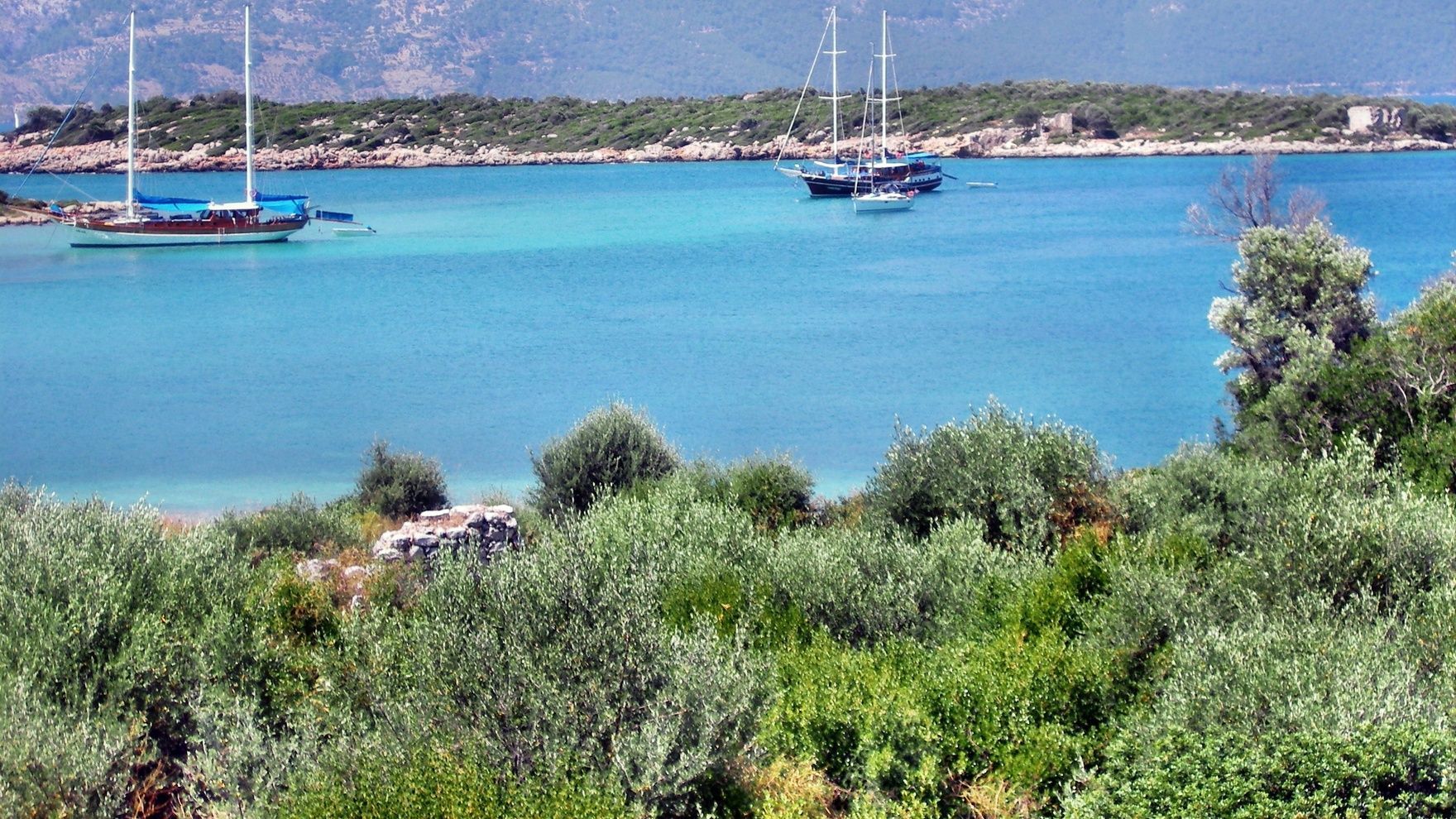 Racing practice and diving in Turkey