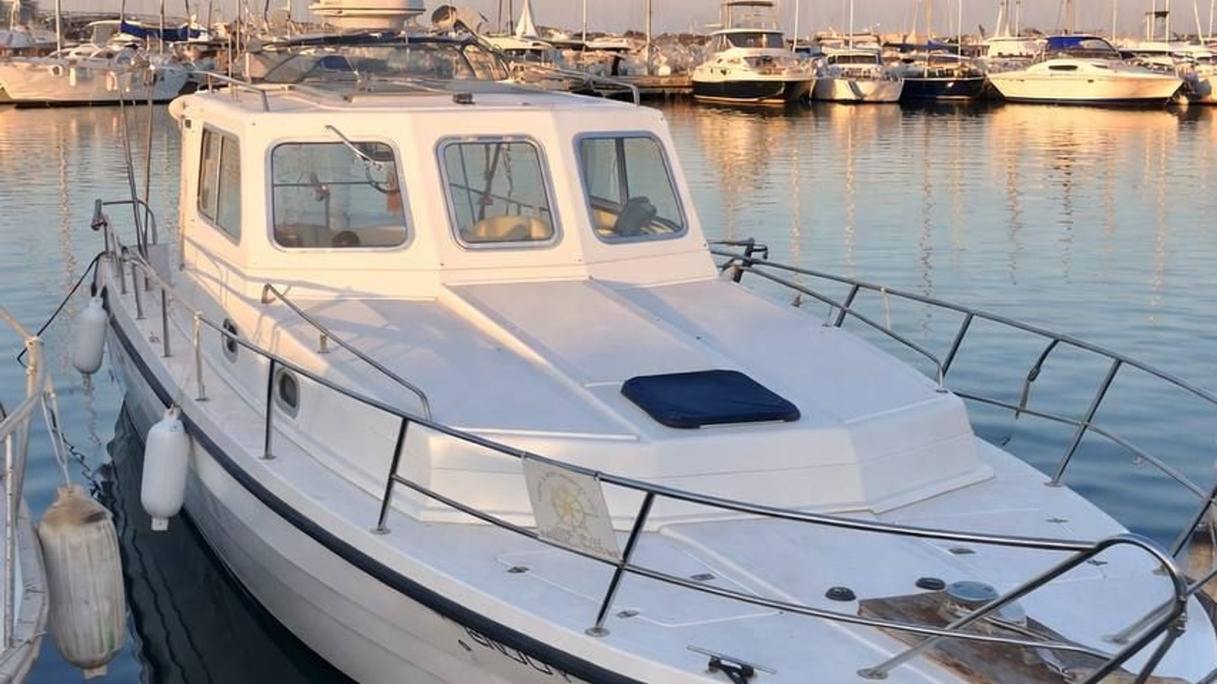 Морская прогулка на закате в Лимассоле